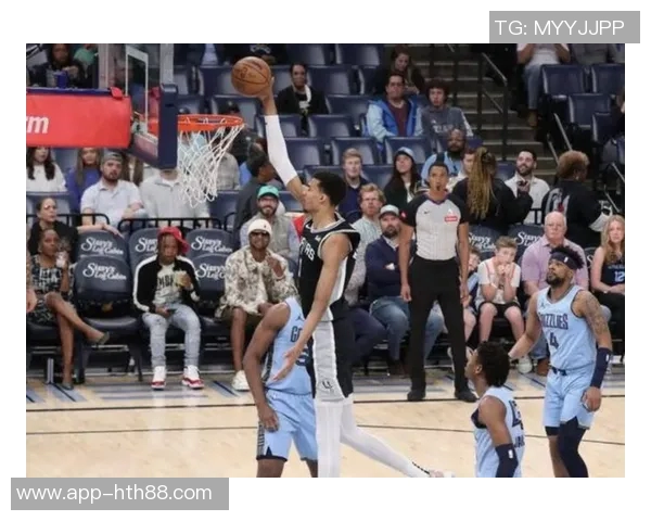 文班亚马上半场火力全开16分钟狂砍20分6板展现统治级表现